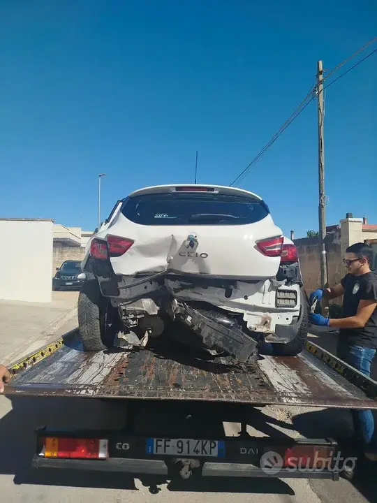 Renault Clio 2015 photo 2