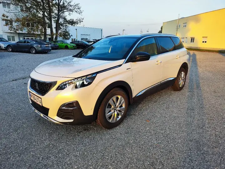 Peugeot 5008 2020 photo 2