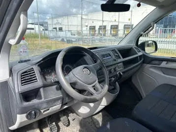 Volkswagen Transporter 2018 photo 3
