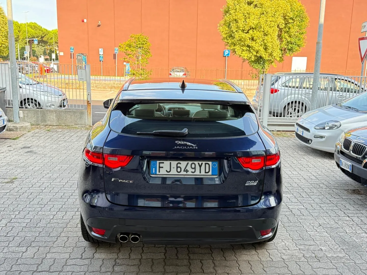Jaguar F-Pace 2017 photo 3