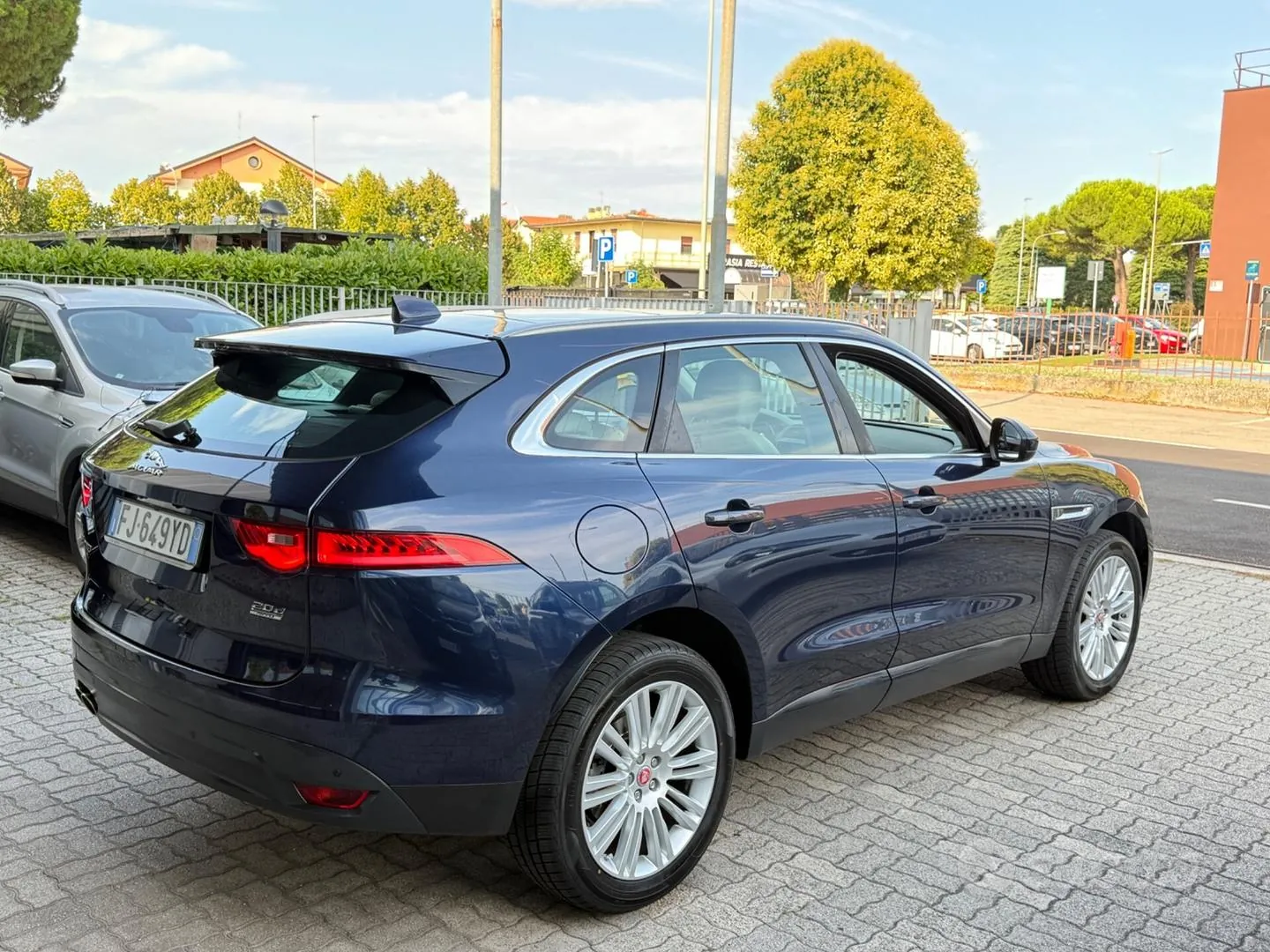 Jaguar F-Pace 2017 photo 5