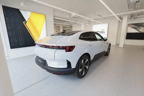 Polestar 4 2026 photo 5