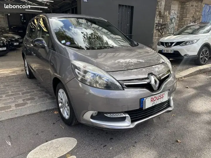 Renault Scenic 2015 photo 2