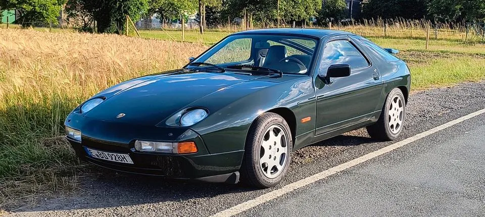 Porsche 928 S4
