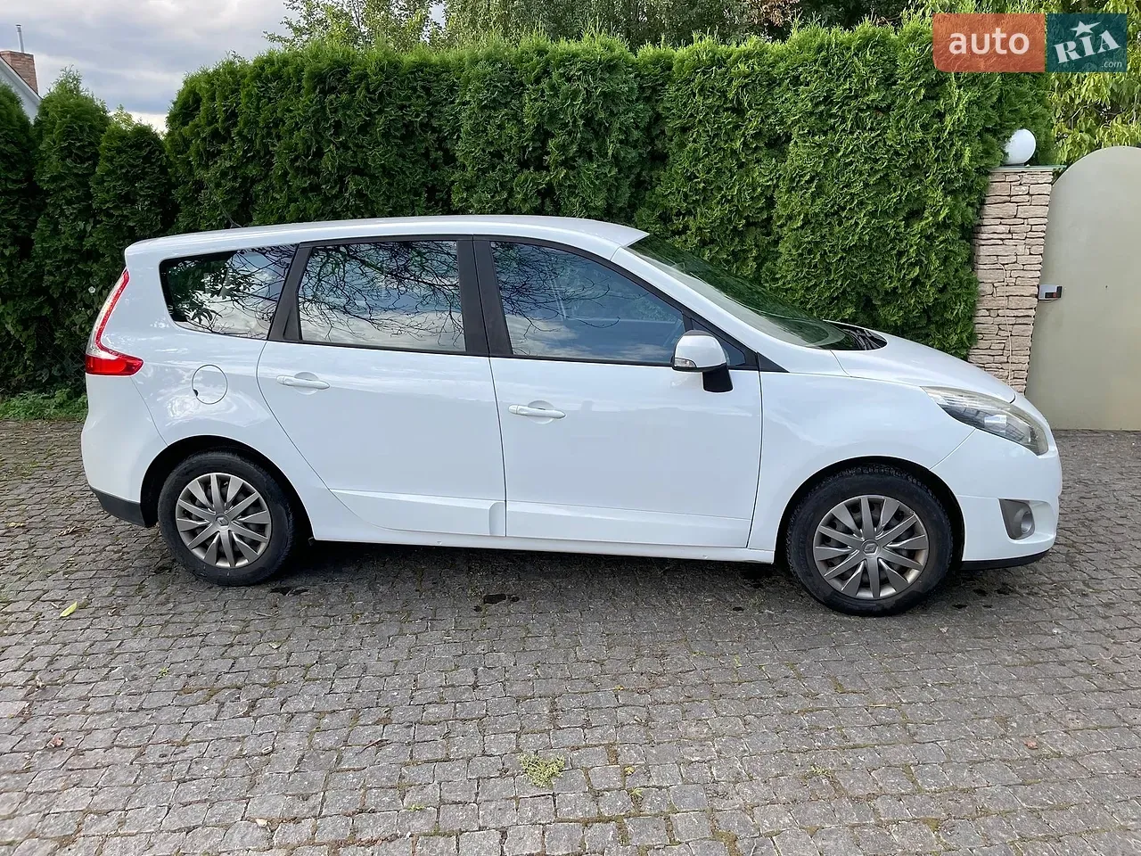 Renault Grand Scenic 2011 photo 4