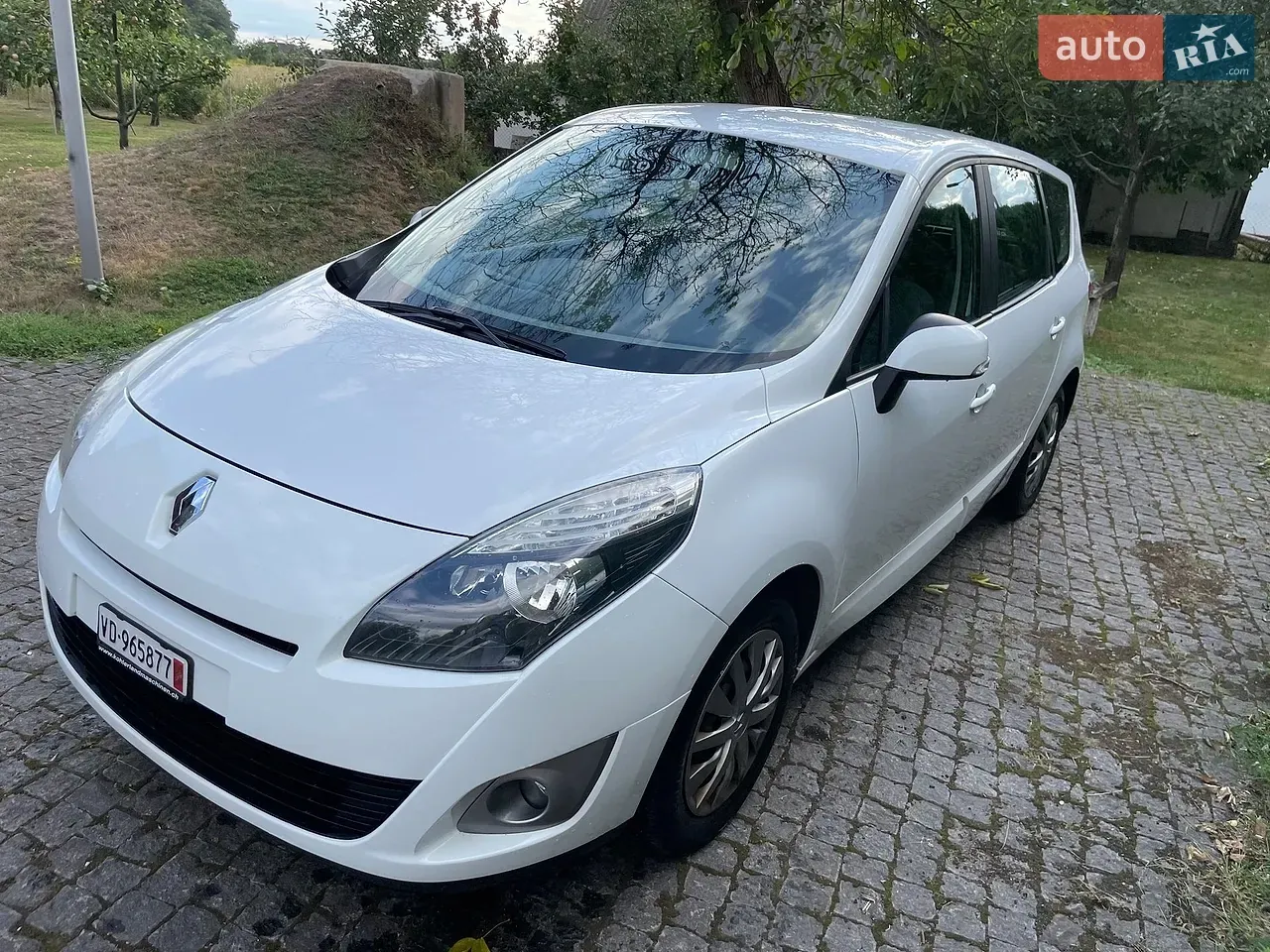 Renault Grand Scenic 2011 photo 3