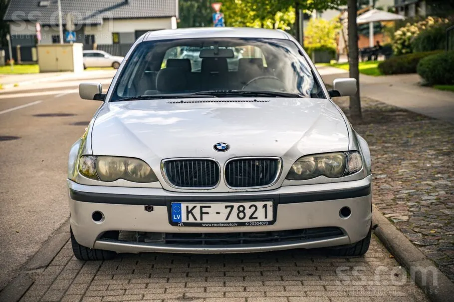 BMW 320 2002 photo 2