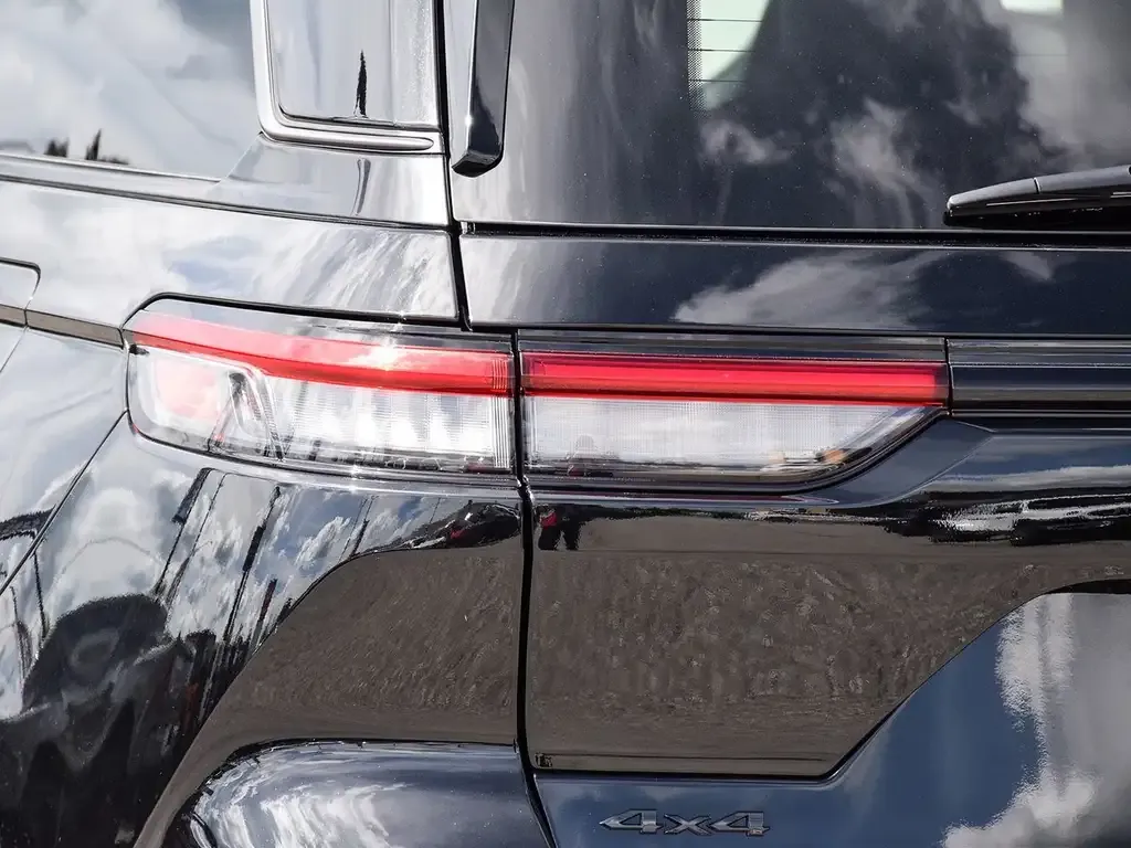 Jeep Grand Cherokee 2026 photo 5
