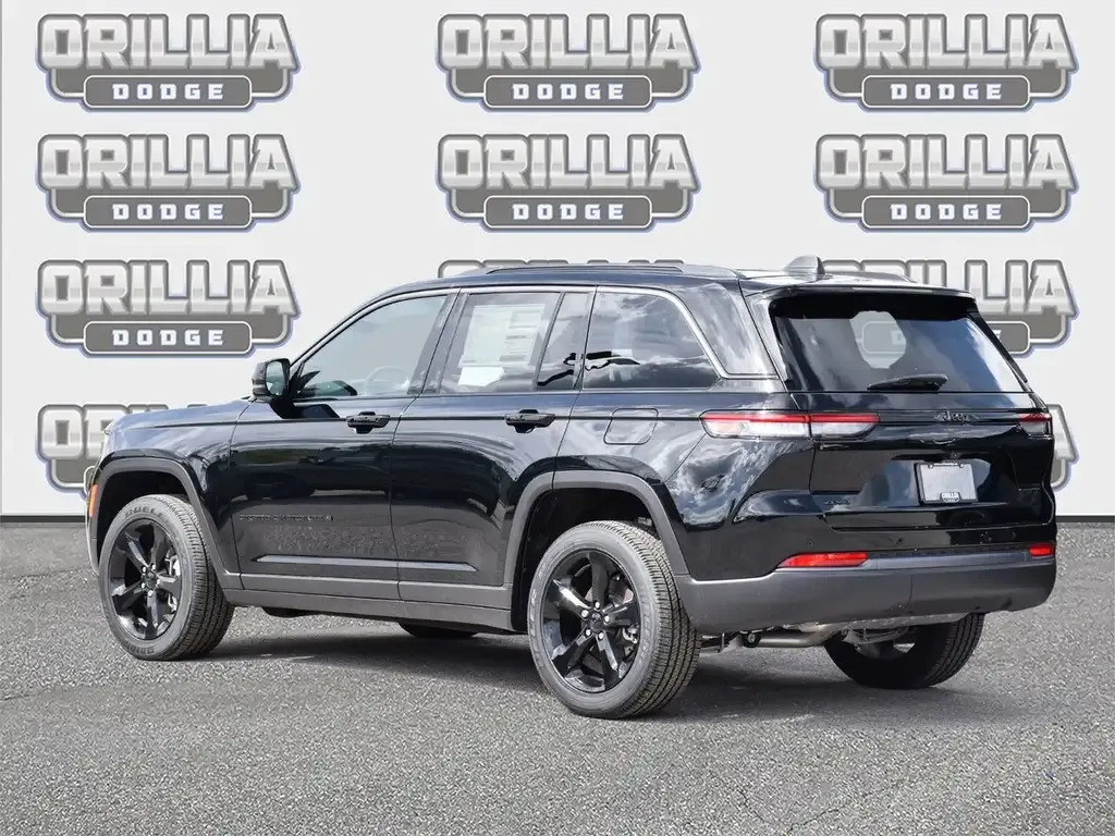 Jeep Grand Cherokee 2026 photo 3