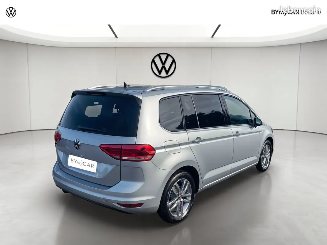 Volkswagen Touran 2026 photo 5