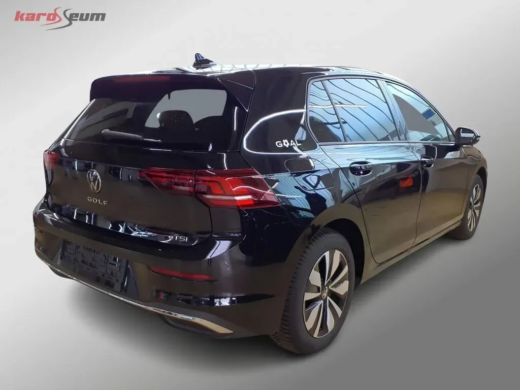 Volkswagen Golf 2025 photo 2