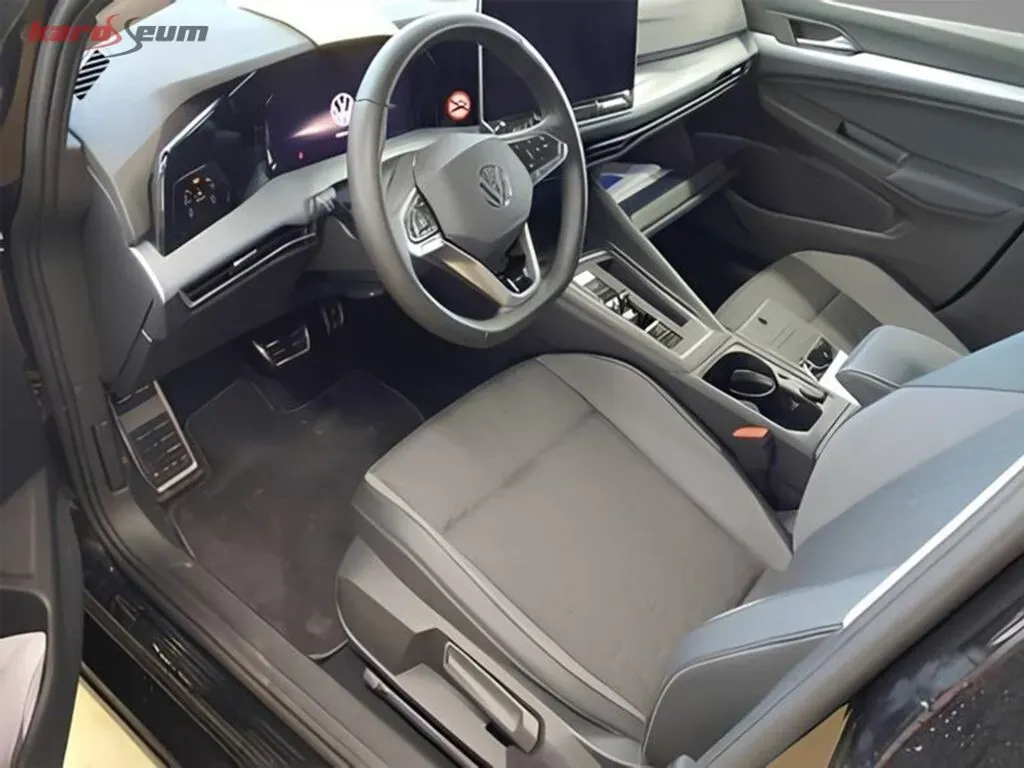 Volkswagen Golf 2025 photo 3