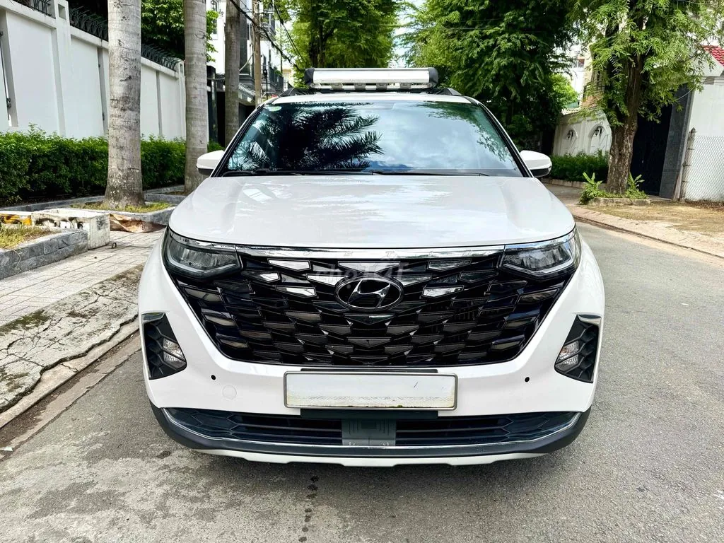 Hyundai Custin