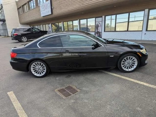 BMW 3 Series 2011 photo 5