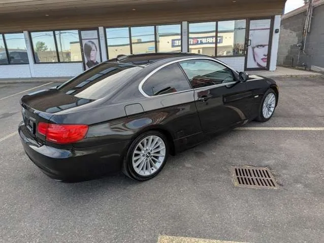 BMW 3 Series 2011 photo 4