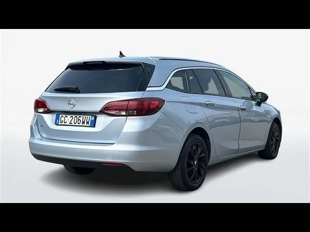 Opel Astra 2020 photo 2