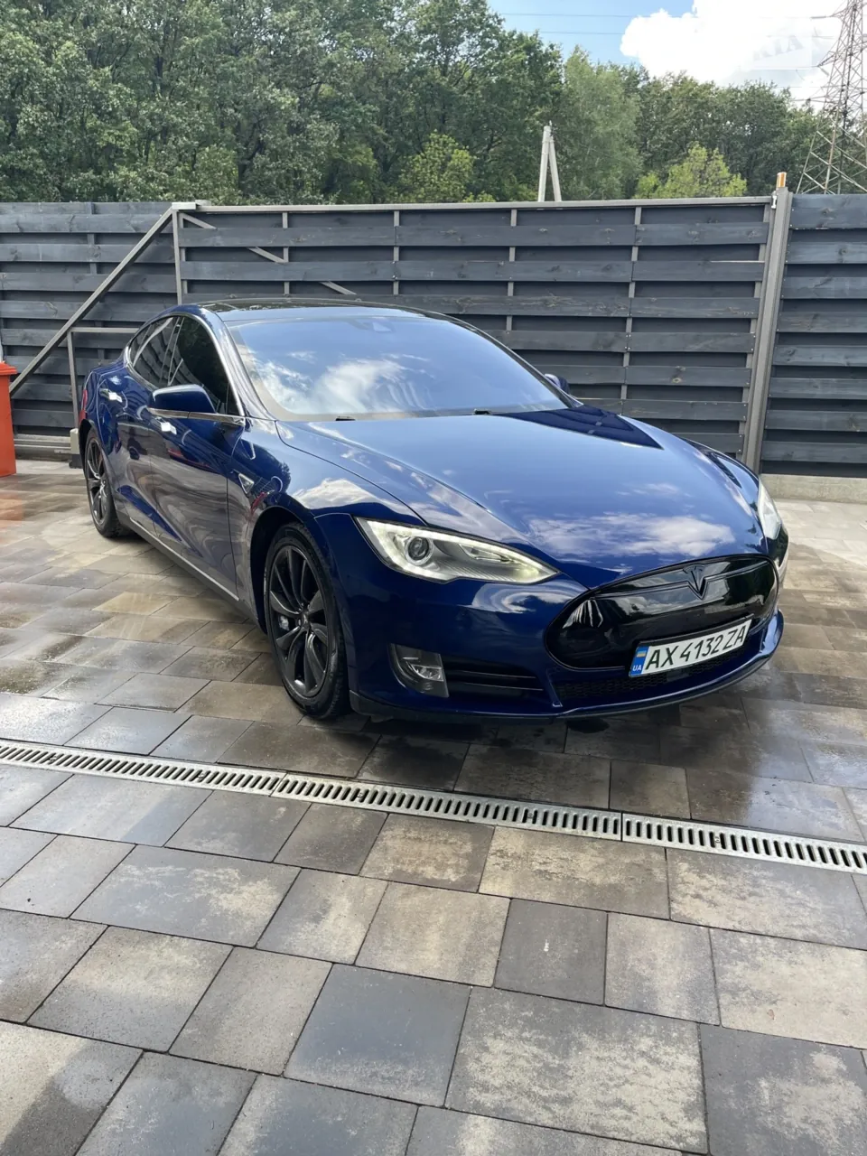 Tesla Model S 2015 photo 2