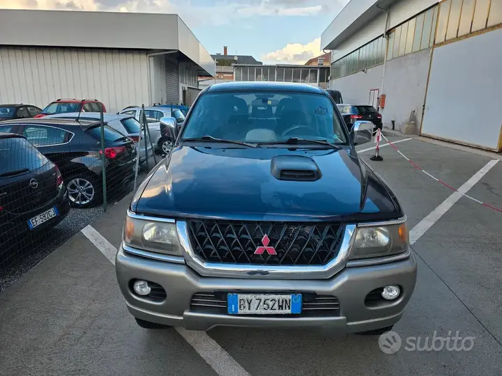 Mitsubishi Pajero Sport 2003 photo 3