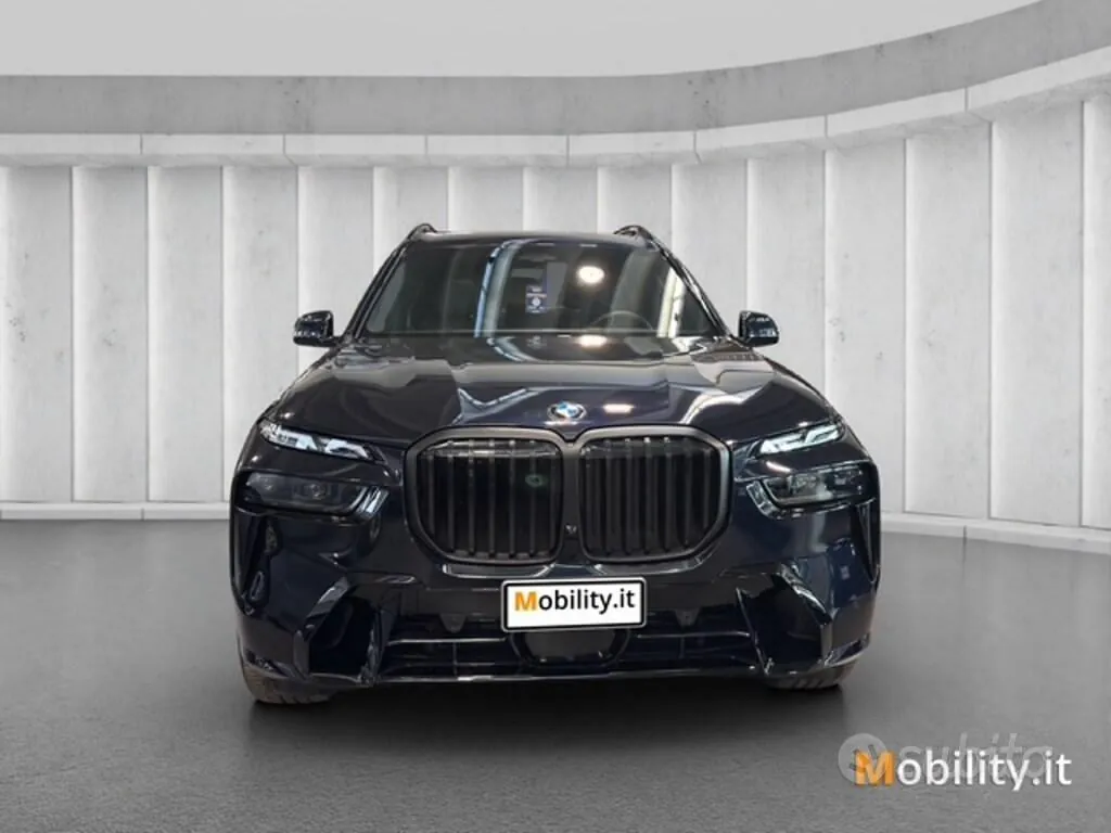 BMW X7 2025 photo 3