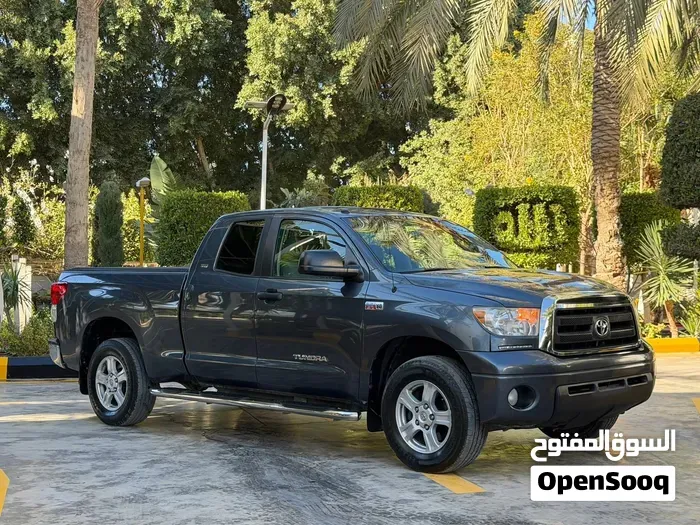 Toyota Tundra 2010 photo 2