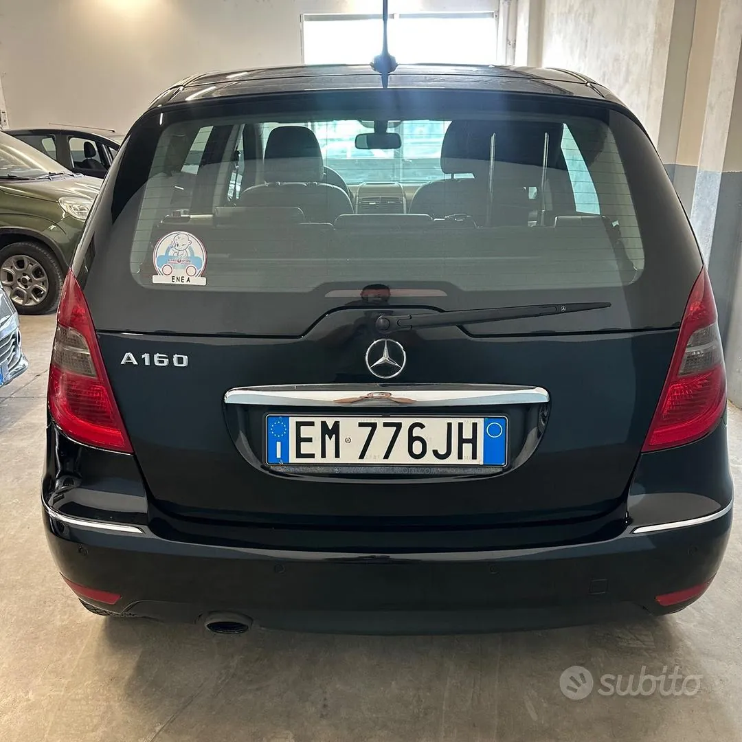 Mercedes-Benz A160 2012 photo 5