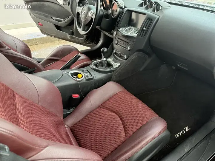 Nissan 370Z 2010 photo 2
