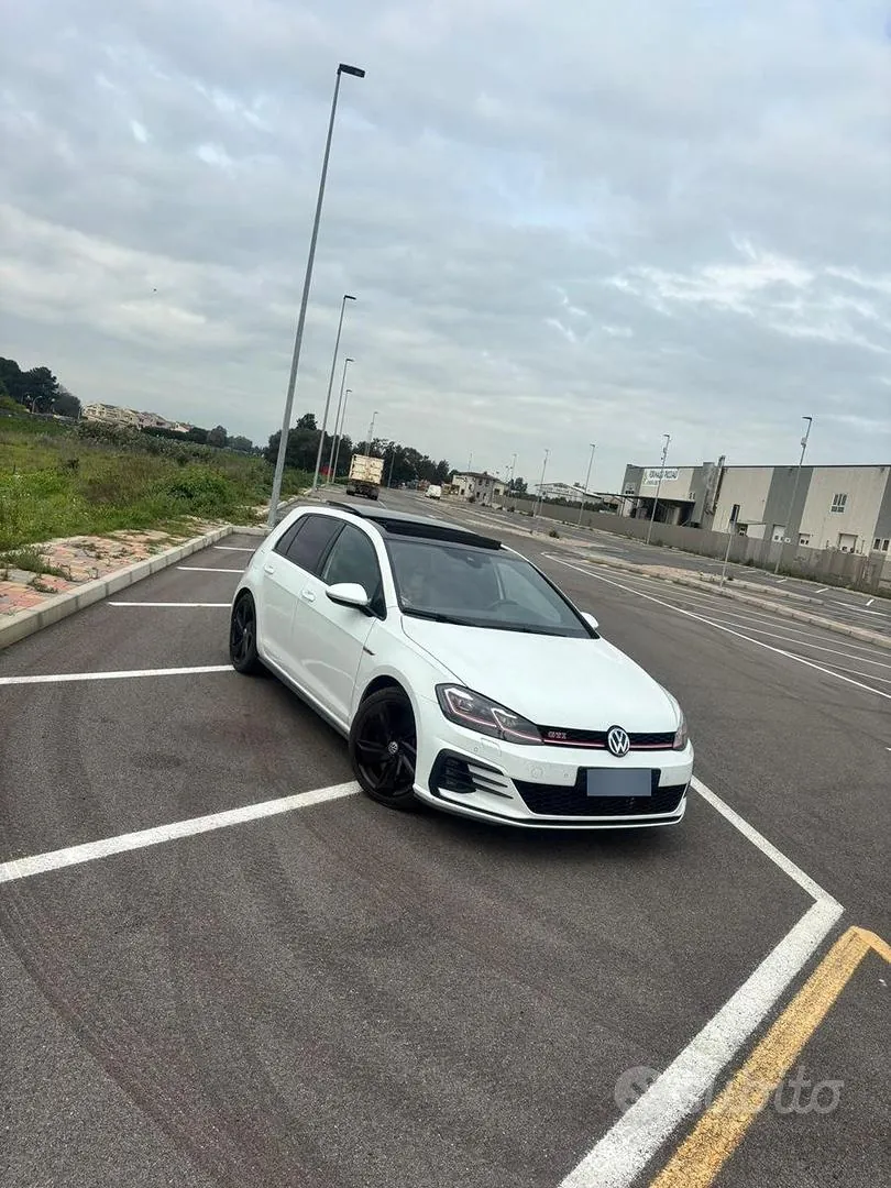 Volkswagen Golf 2024 photo 3