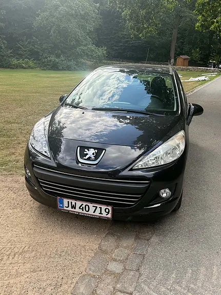 Peugeot 207 2011 photo 2