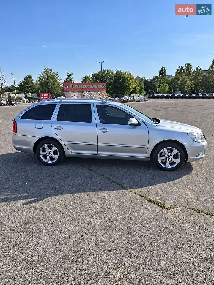 Skoda Octavia 2011 photo 3