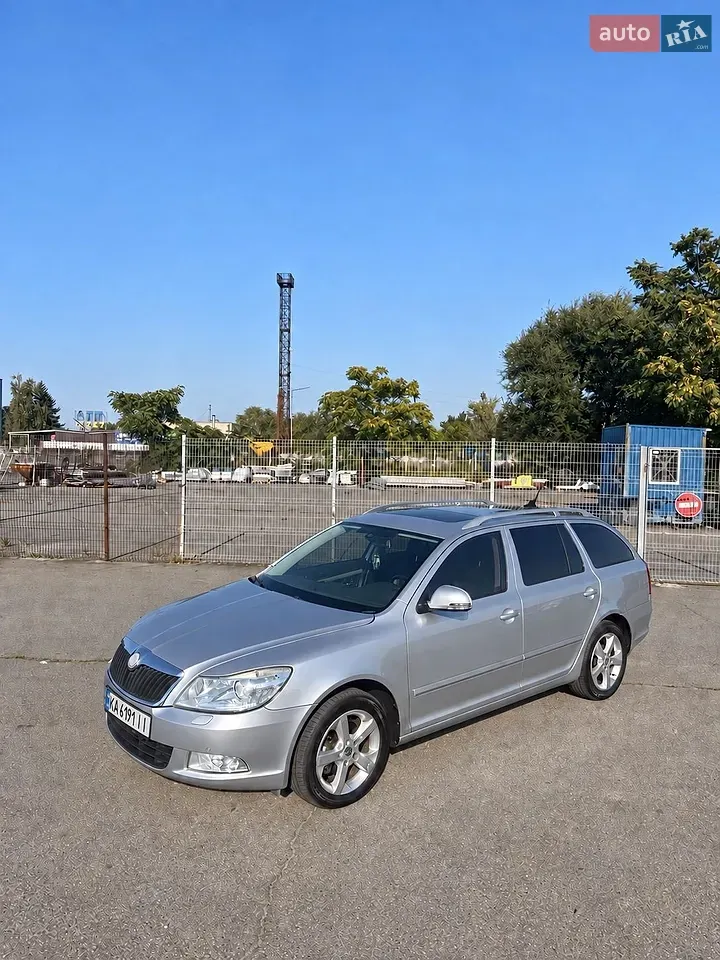 Skoda Octavia 2011 photo 2