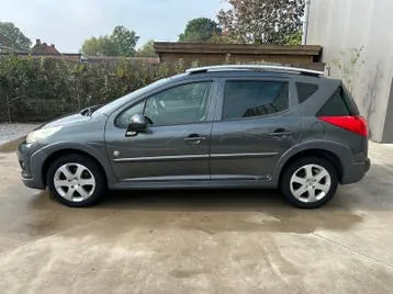 Peugeot 207 2009 photo 3