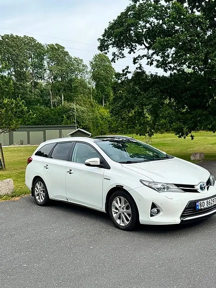 Toyota Auris 2014 photo 5