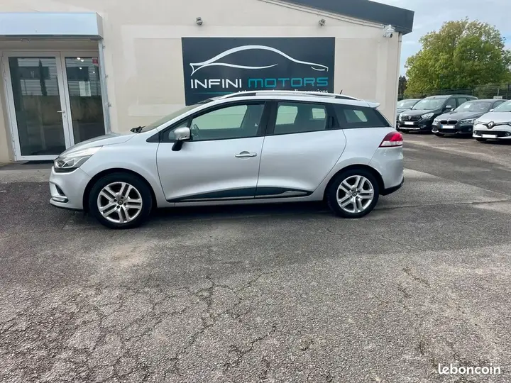 Renault Clio 2017 photo 2