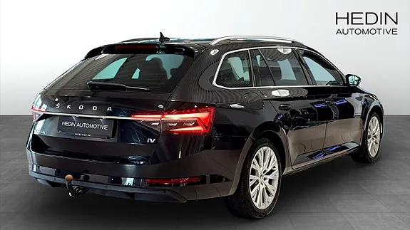 Skoda Superb 2023 photo 2