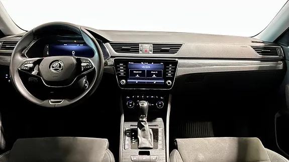 Skoda Superb 2023 photo 4