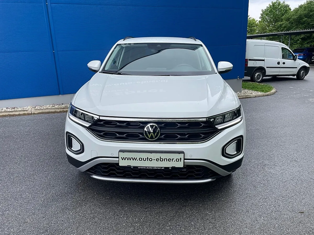 Volkswagen T-Roc 2024 photo 2