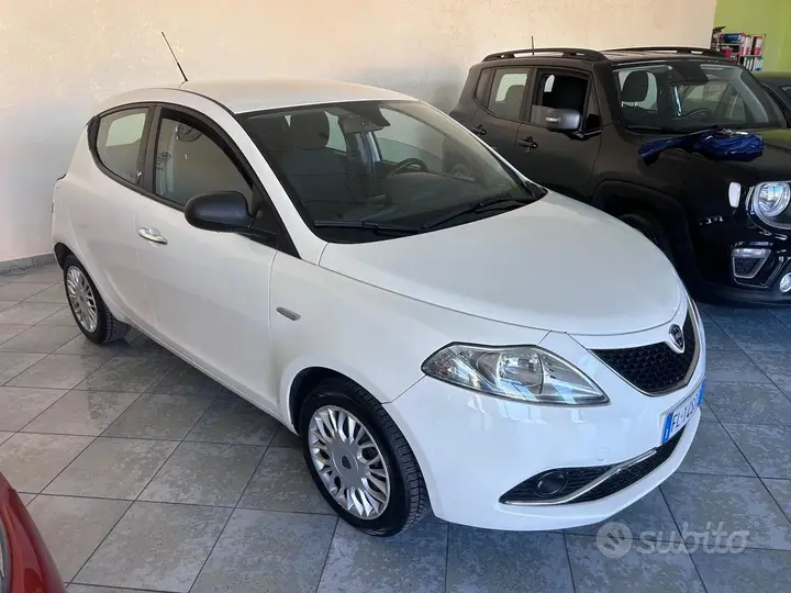 Lancia Ypsilon 2017 photo 2