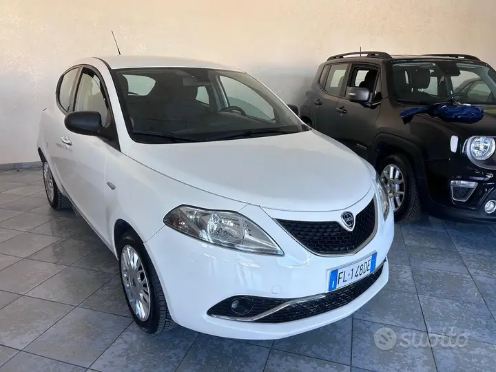 Lancia Ypsilon