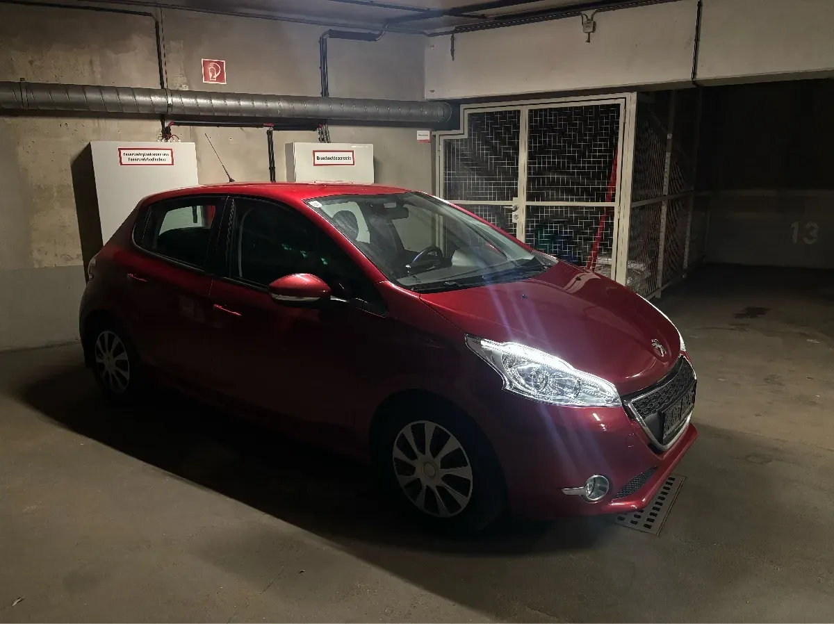Peugeot 208