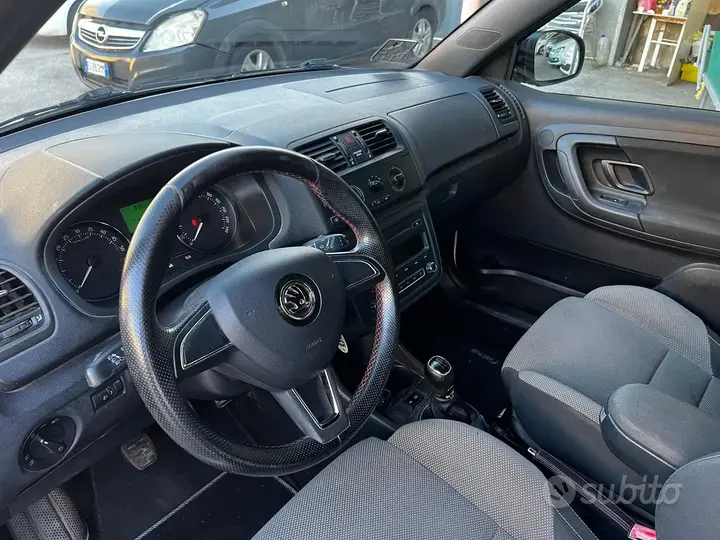 Skoda Fabia 2013 photo 5
