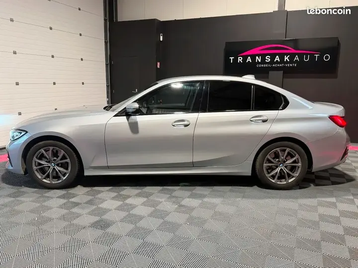 BMW 3 Series 2019 photo 2