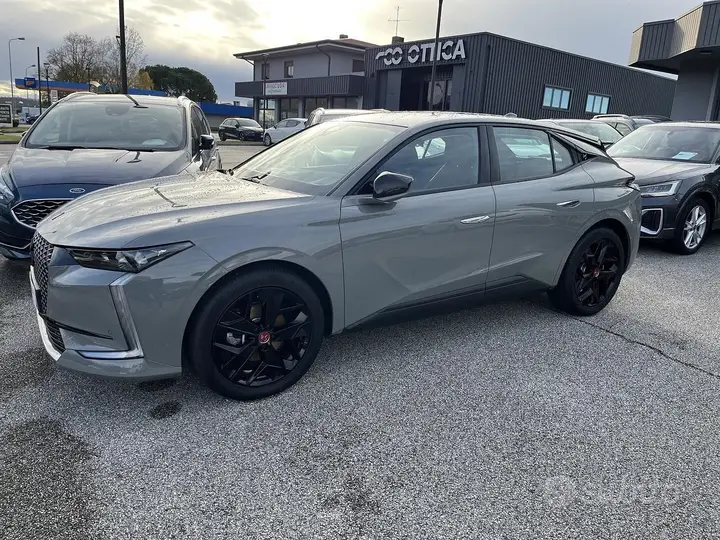 DS Automobiles 4