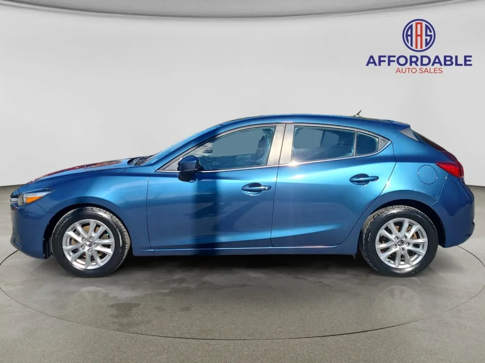 Mazda Mazda3 2018 photo 2