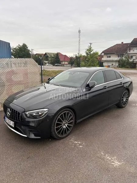 Mercedes-Benz E 220 2023 photo 4