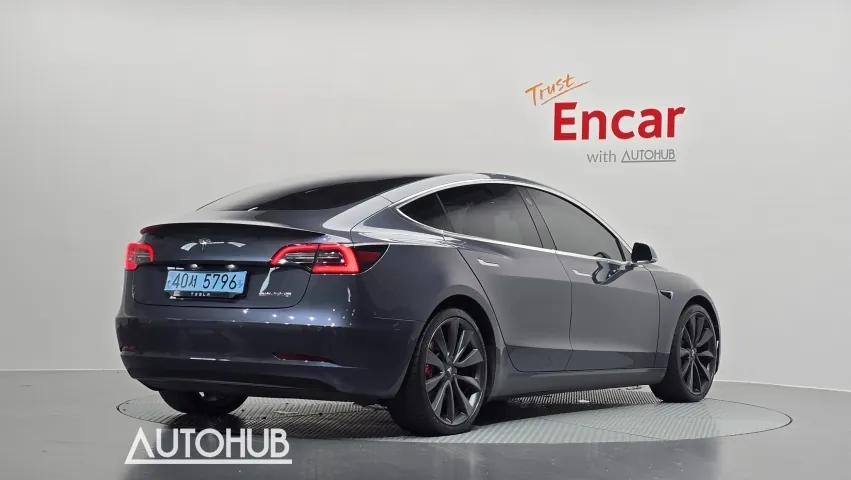 Tesla Model 3 2020 photo 2