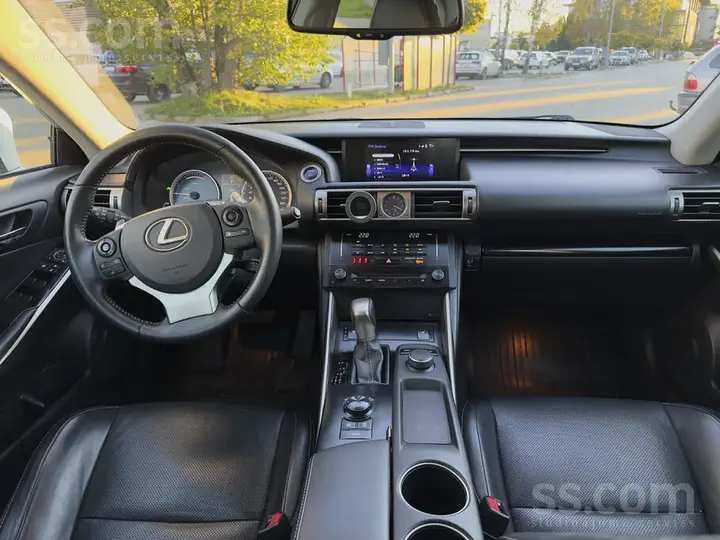 Lexus Is 2014 photo 5