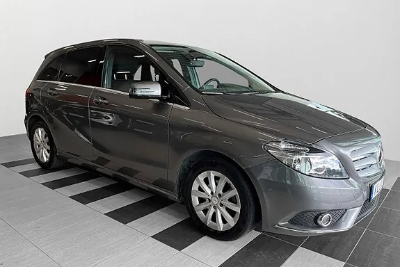 Mercedes-Benz B180 2013 photo 2