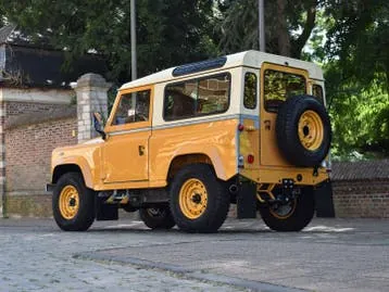 Land Rover Defender 2013 photo 2