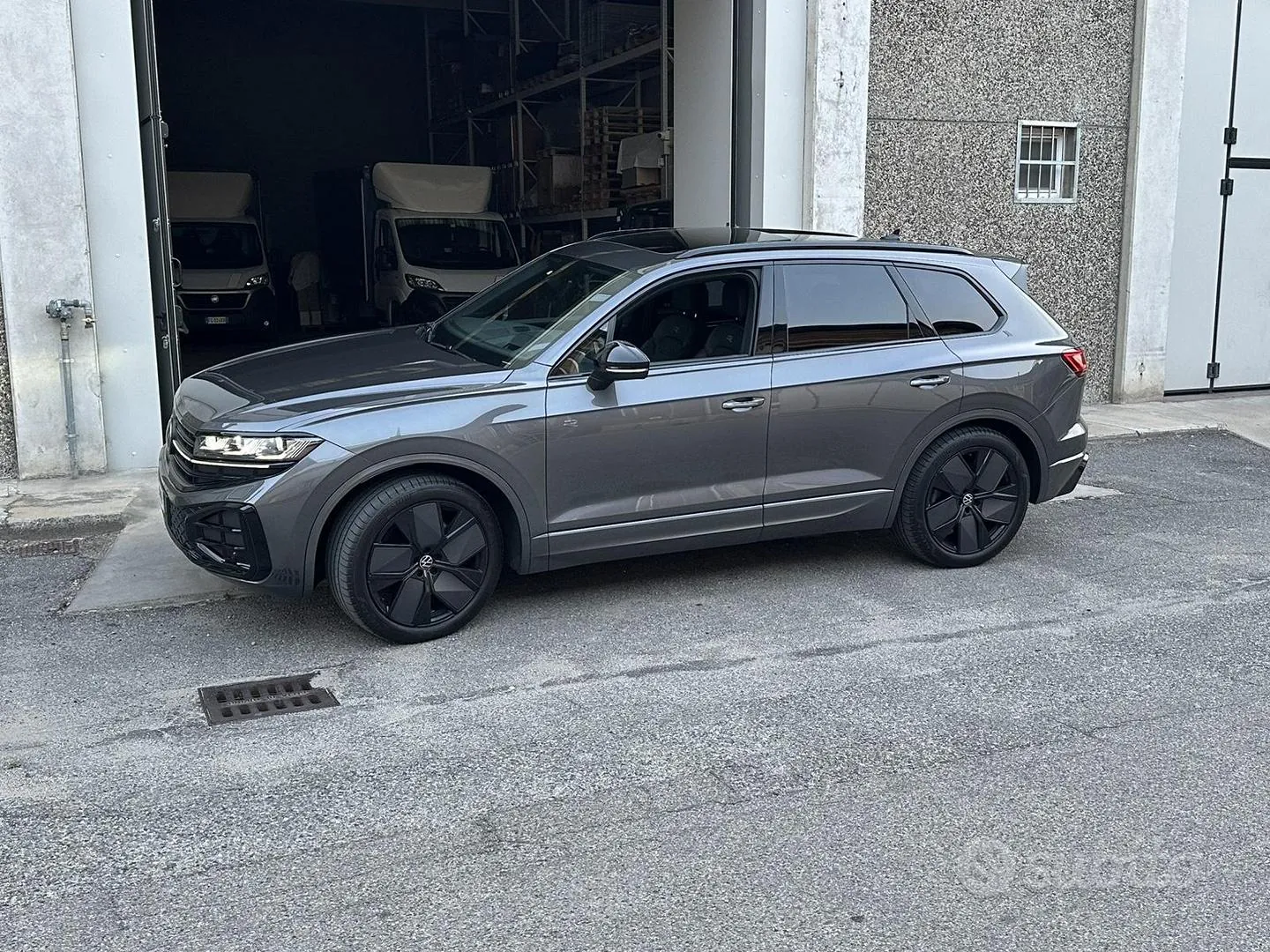 Volkswagen Touareg 2023 photo 2