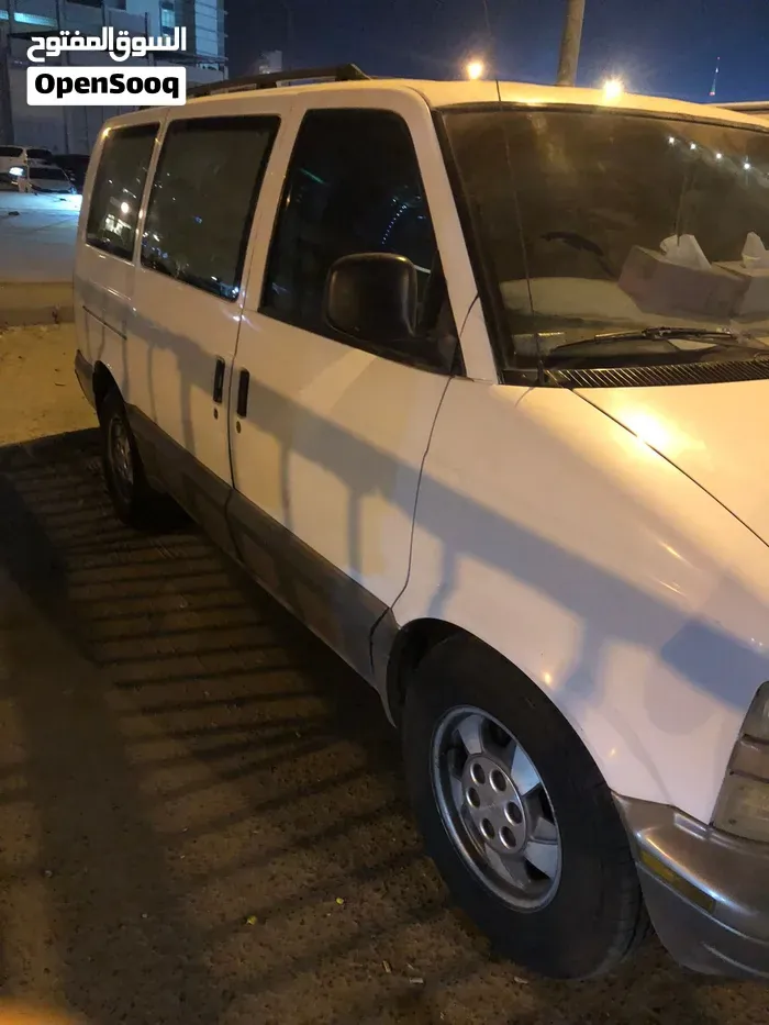 Chevrolet Astro 2003 photo 2